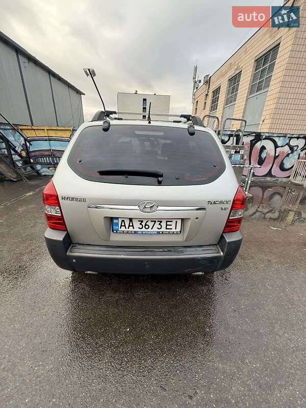 Позашляховик / Кросовер Hyundai Tucson 2007 в Києві