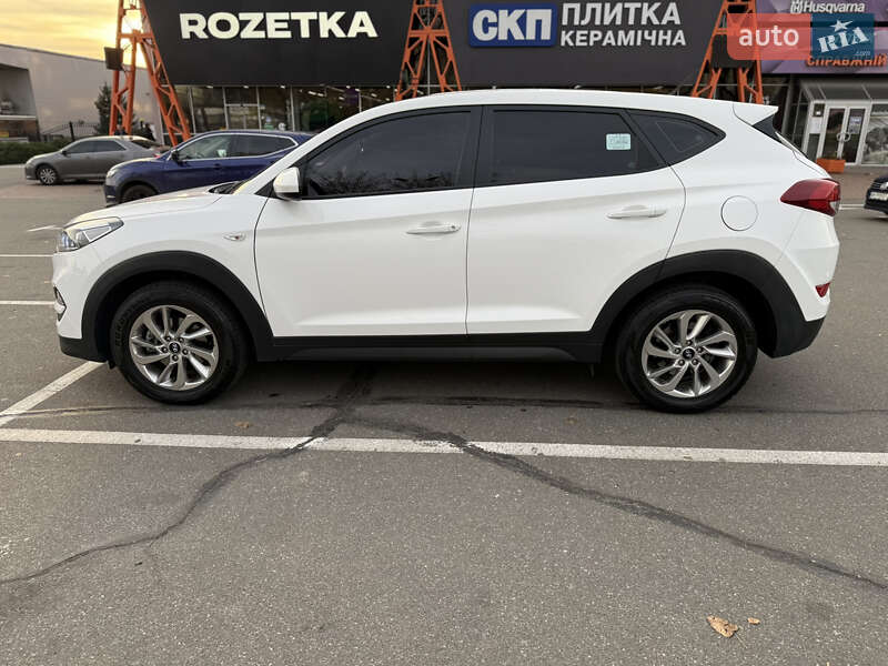 Позашляховик / Кросовер Hyundai Tucson 2015 в Києві фото 3 Позашляховик / Кросовер Hyundai Tucson 2015 в Києві