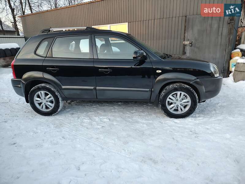 Внедорожник / Кроссовер Hyundai Tucson 2011 в Лебедине