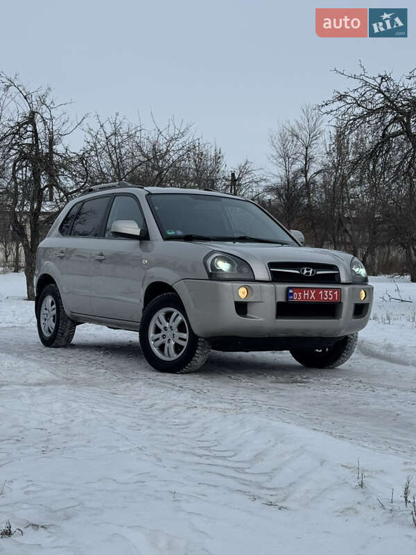 Позашляховик / Кросовер Hyundai Tucson 2009 в Слобожанському фото Позашляховик / Кросовер Hyundai Tucson 2009 в Слобожанському