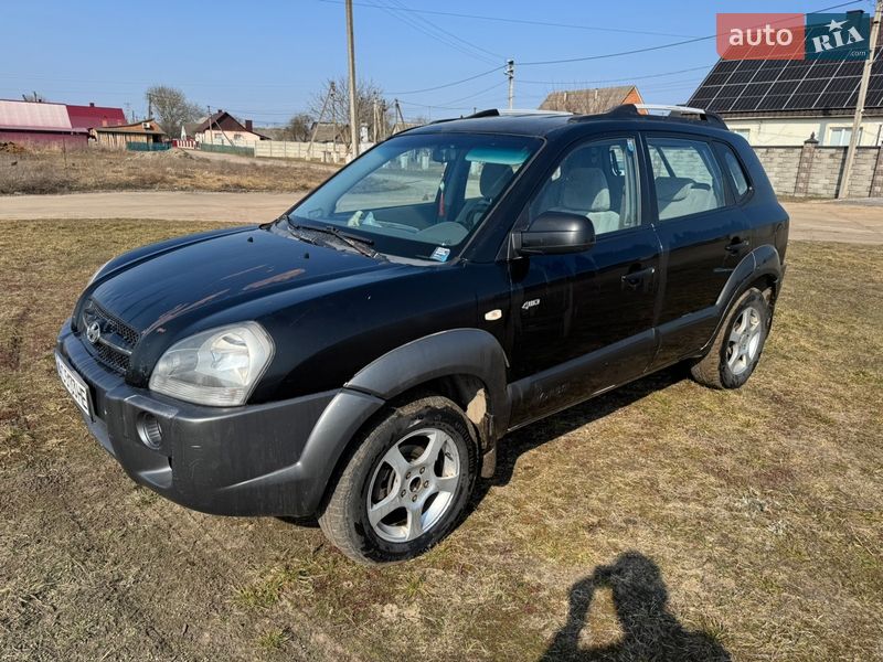 Внедорожник / Кроссовер Hyundai Tucson 2004 в Старой Выжевке