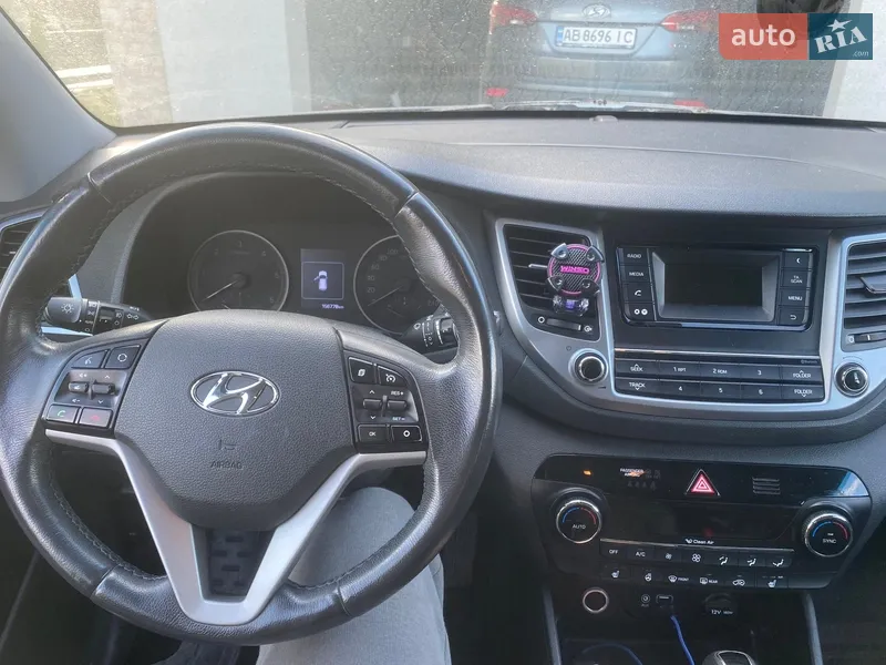 Hyundai Tucson 2016 VIN TMAJ381ADHJ307400 фото оголошення 10 з 54
