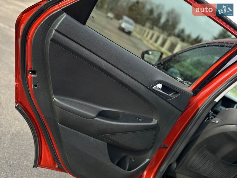 Позашляховик / Кросовер Hyundai Tucson 2016 в Умані