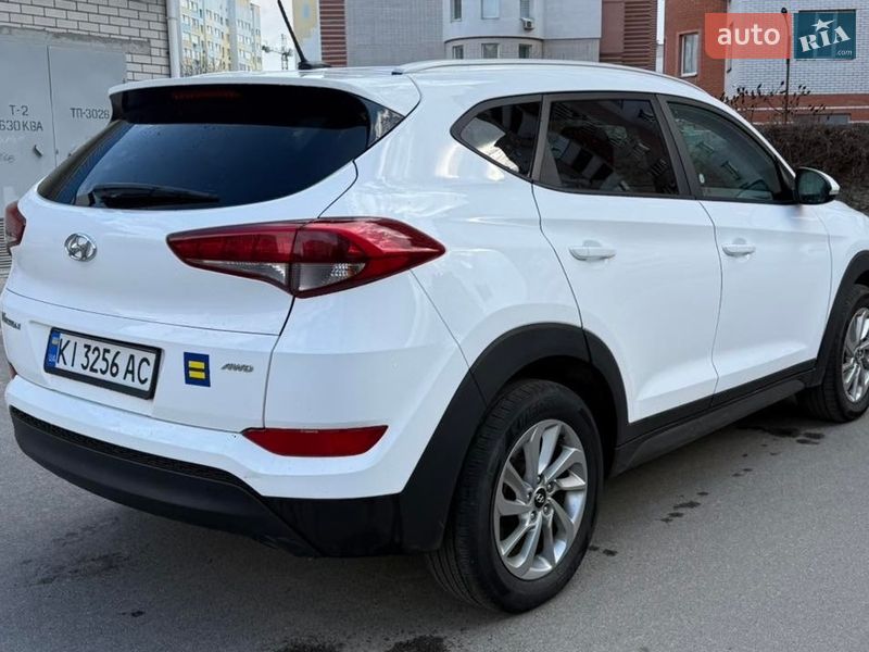 Внедорожник / Кроссовер Hyundai Tucson 2015 в Киеве