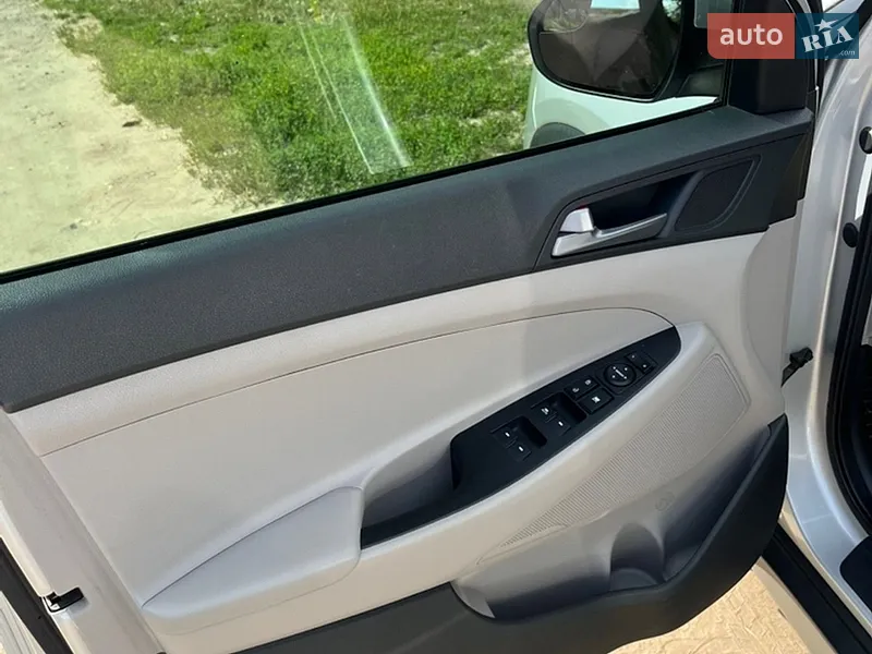 Hyundai Tucson 2016 VIN KM8J33A45HU296602 фото оголошення 7 з 53