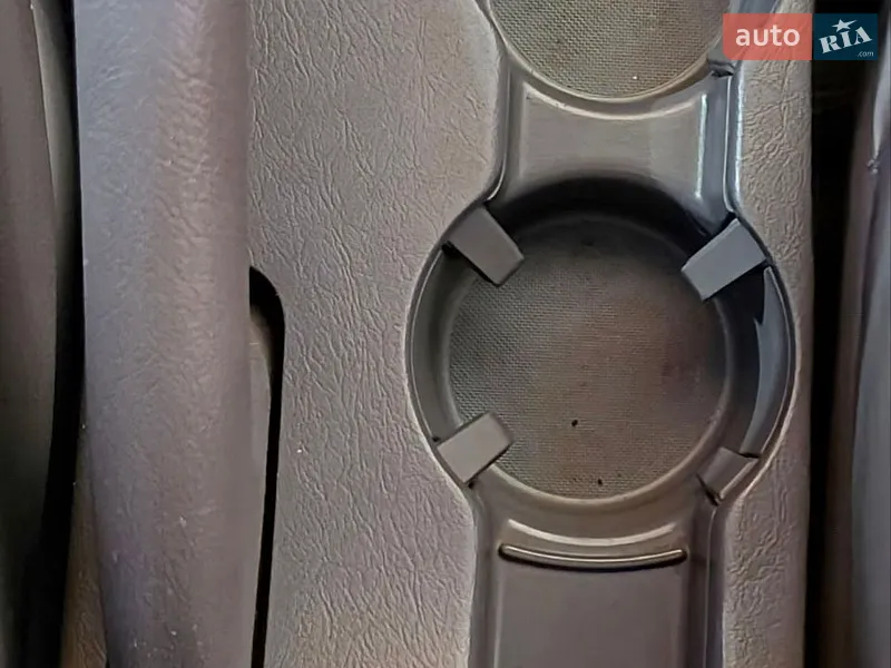 Hyundai Tucson 2005 VIN KMHJN81VP5U233596 фото оголошення 23 з 70