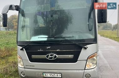 Пригородный автобус Hyundai Universe 2009 в Киеве