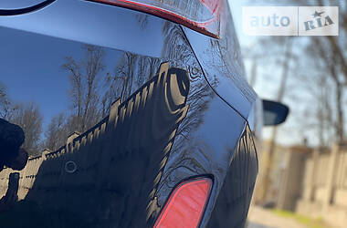 Хэтчбек Hyundai Veloster 2012 в 