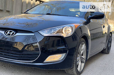 Хэтчбек Hyundai Veloster 2012 в 