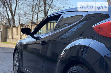 Хэтчбек Hyundai Veloster 2012 в 