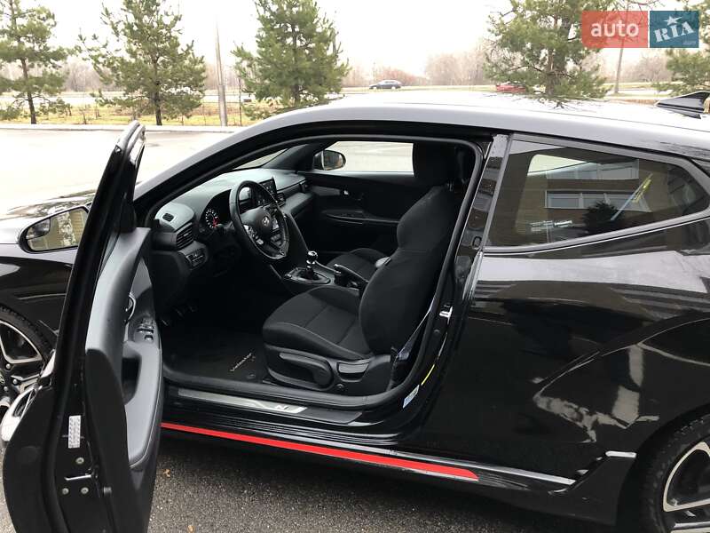 Хэтчбек Hyundai Veloster 2019 в Киеве
