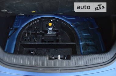 Хэтчбек Hyundai Veloster 2015 в 