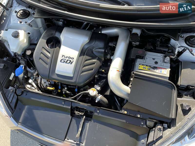 Хэтчбек Hyundai Veloster 2015 в Полтаве фото 3 Хэтчбек Hyundai Veloster 2015 в Полтаве