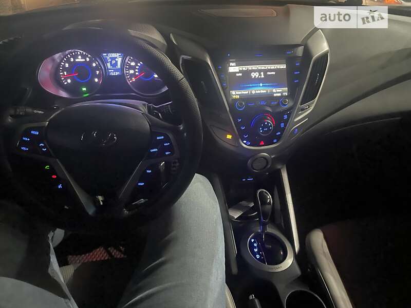Хэтчбек Hyundai Veloster 2012 в Полтаве
