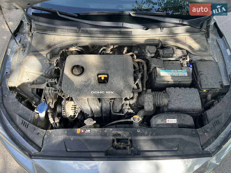 Хэтчбек Hyundai Veloster 2018 в Балте