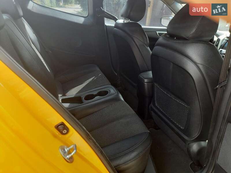 Хэтчбек Hyundai Veloster 2012 в Днепре
