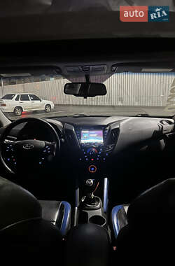 Хэтчбек Hyundai Veloster 2012 в 