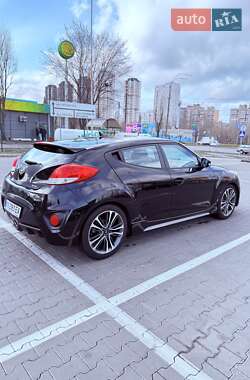 Хэтчбек Hyundai Veloster 2015 в 
