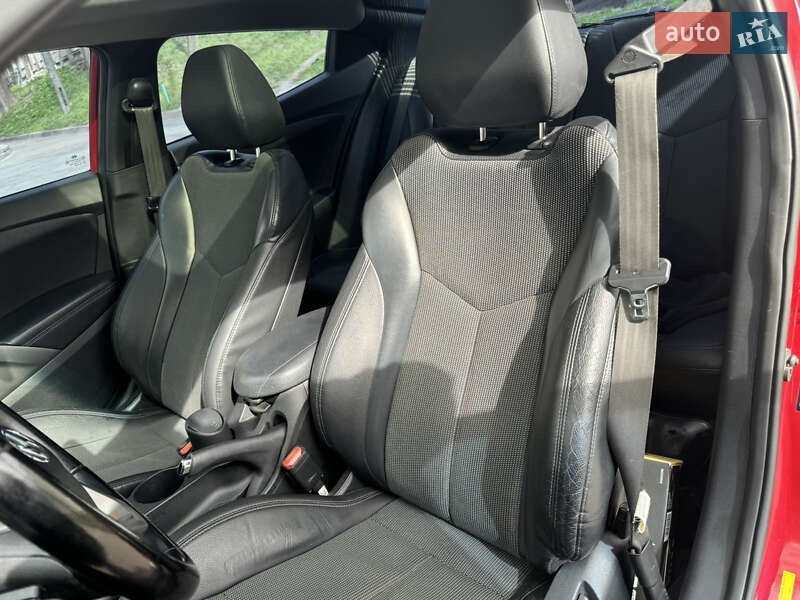 Хэтчбек Hyundai Veloster 2014 в Киеве фото 10 Хэтчбек Hyundai Veloster 2014 в Киеве