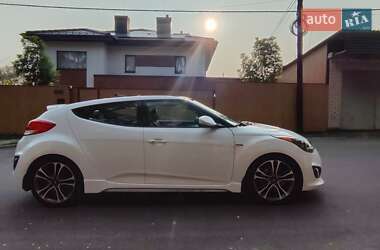 Хэтчбек Hyundai Veloster 2015 в 