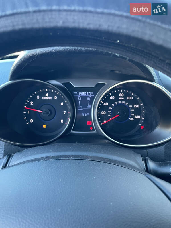 Хетчбек Hyundai Veloster 2012 в Ставищі