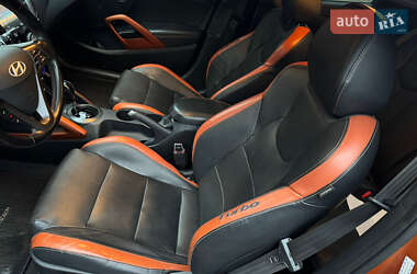 Хэтчбек Hyundai Veloster 2015 в 