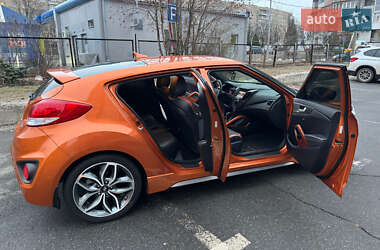 Хэтчбек Hyundai Veloster 2015 в 