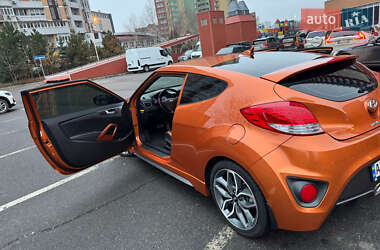 Хэтчбек Hyundai Veloster 2015 в 