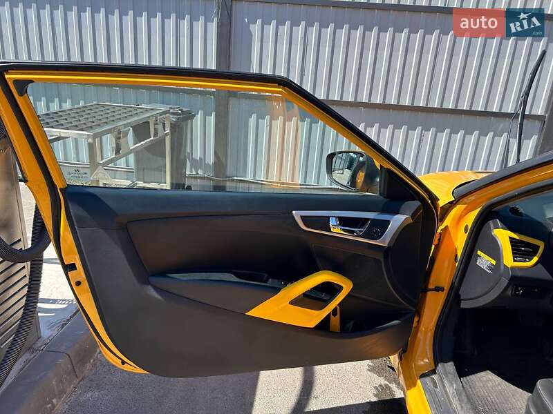Хэтчбек Hyundai Veloster 2013 в Кривом Роге