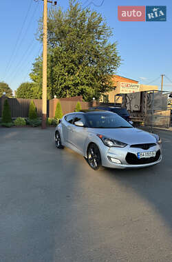 Хэтчбек Hyundai Veloster 2015 в 