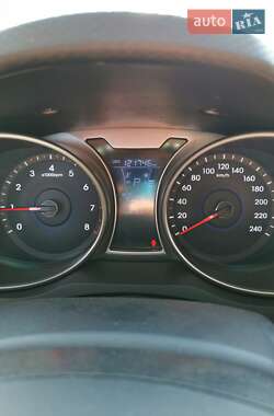 Хетчбек Hyundai Veloster 2012 в  фото 11 Хетчбек Hyundai Veloster 2012 в