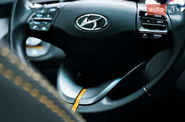 Хетчбек Hyundai Veloster 2019 в  фото 22 Хетчбек Hyundai Veloster 2019 в