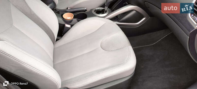 Хэтчбек Hyundai Veloster 2011 в Киеве