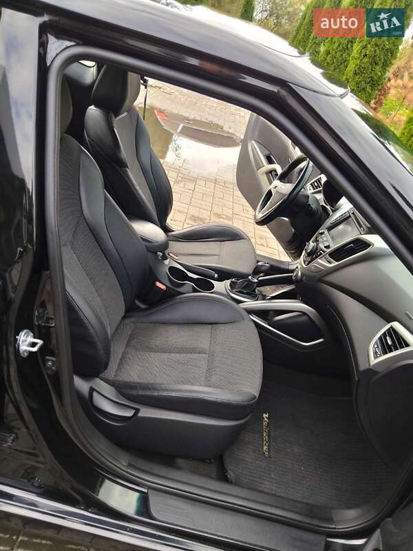 Хетчбек Hyundai Veloster 2014 в Радивиліві фото 13 Хетчбек Hyundai Veloster 2014 в Радивиліві