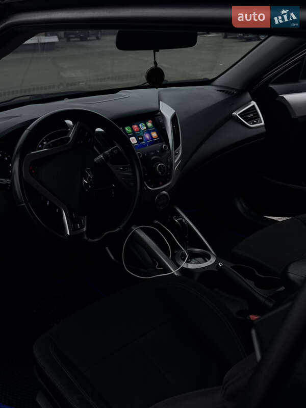 Хэтчбек Hyundai Veloster 2016 в Киеве фото 3 Хэтчбек Hyundai Veloster 2016 в Киеве