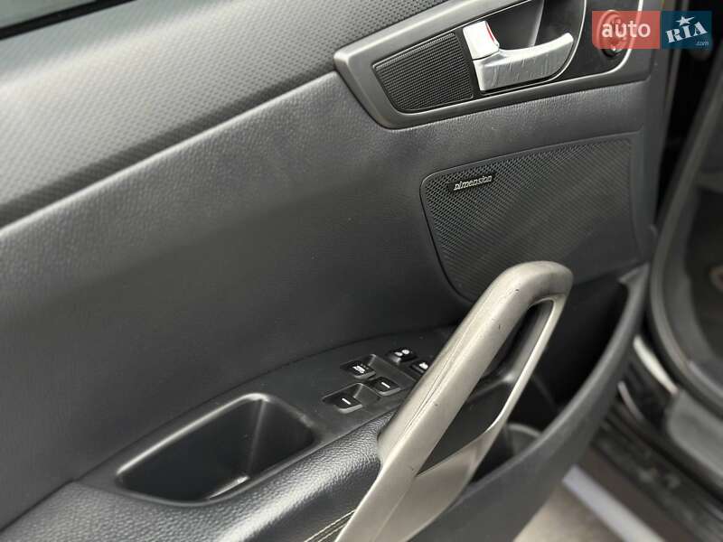 Хэтчбек Hyundai Veloster 2013 в Запорожье