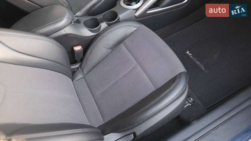 Хетчбек Hyundai Veloster 2016 в Києві