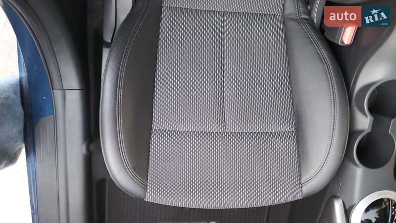 Хетчбек Hyundai Veloster 2016 в Києві