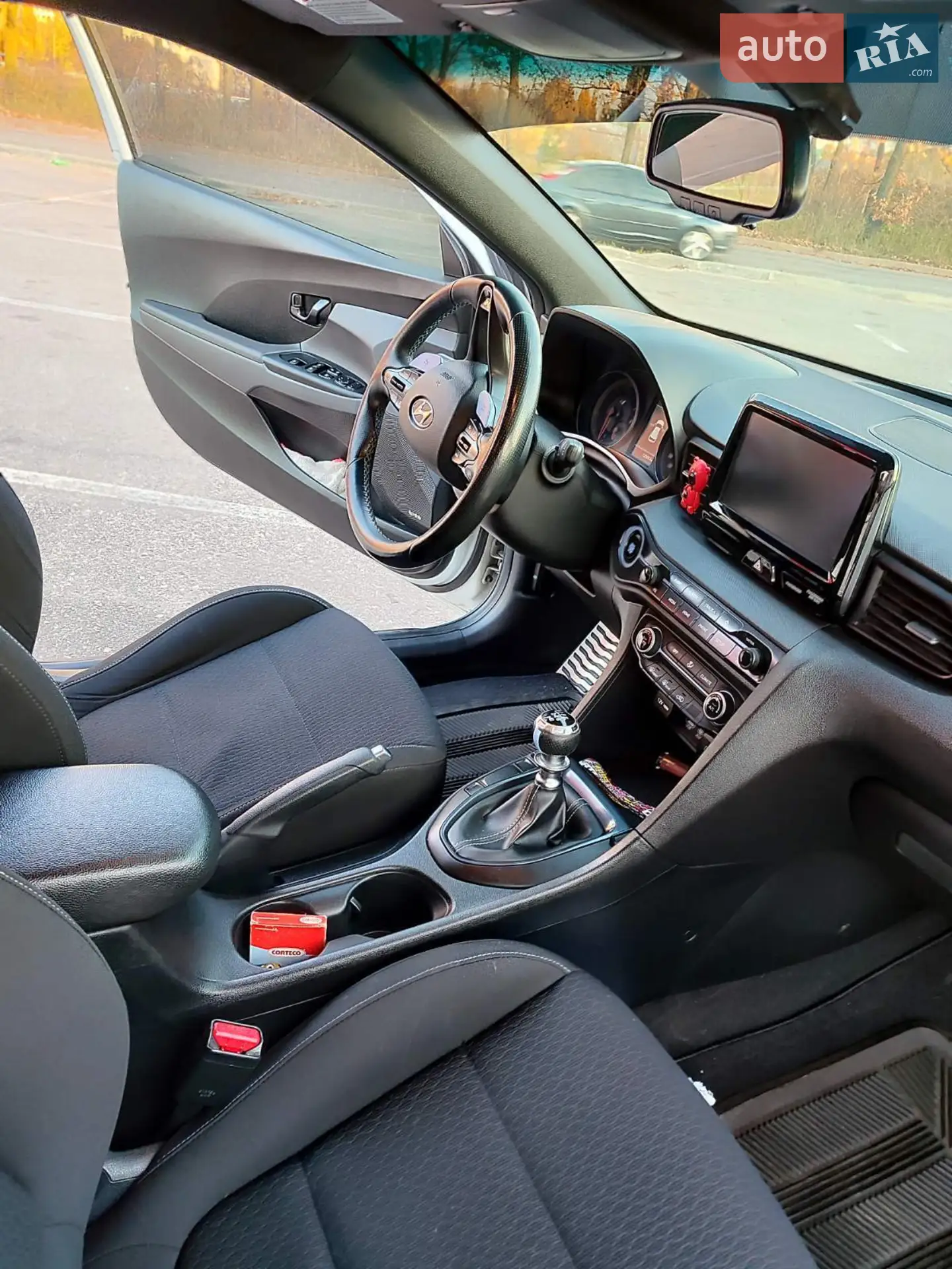 2018 Hyundai Veloster - мініатюра 8