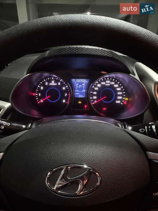 Хэтчбек Hyundai Veloster 2012 в Черновцах