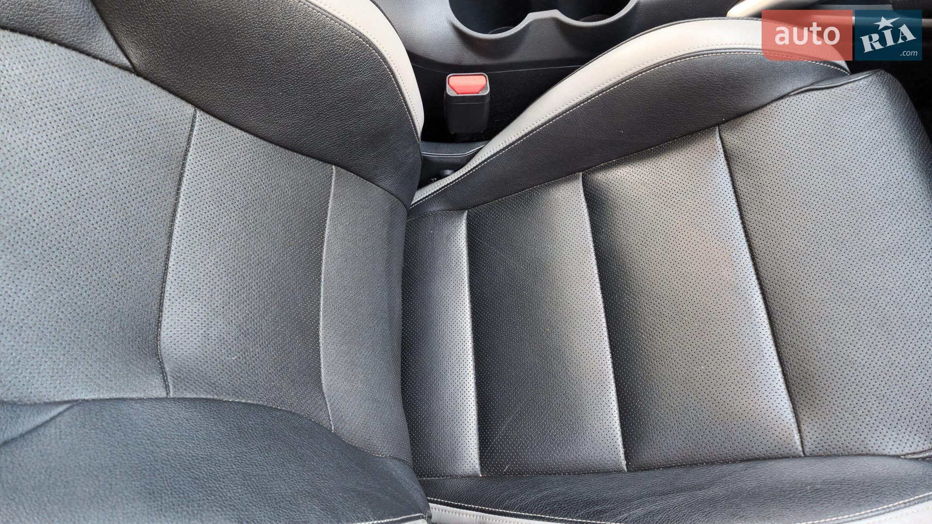 2016 Hyundai Veloster - мініатюра 30