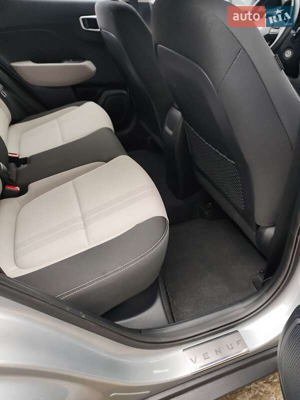 Внедорожник / Кроссовер Hyundai Venue 2021 в Ивано-Франковске