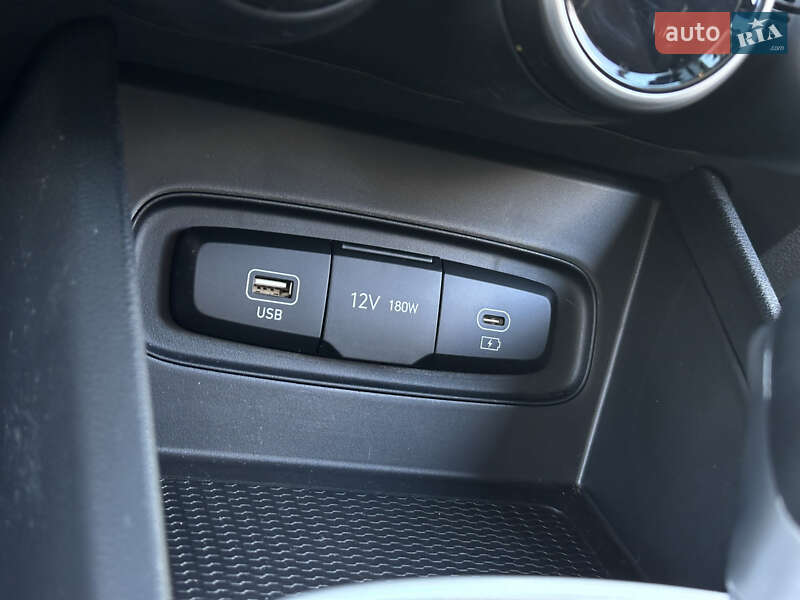 Внедорожник / Кроссовер Hyundai Venue 2024 в Одессе