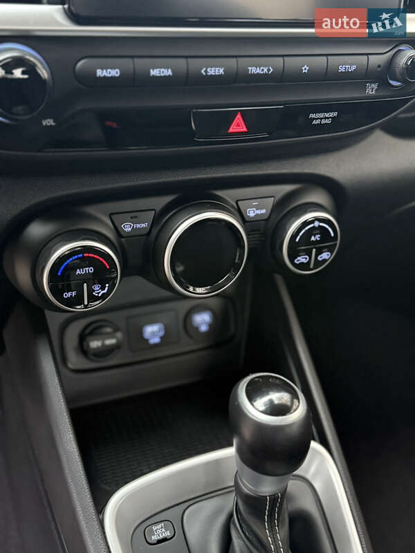 Внедорожник / Кроссовер Hyundai Venue 2020 в Киеве