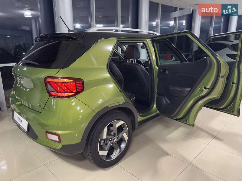 Внедорожник / Кроссовер Hyundai Venue 2022 в Ровно