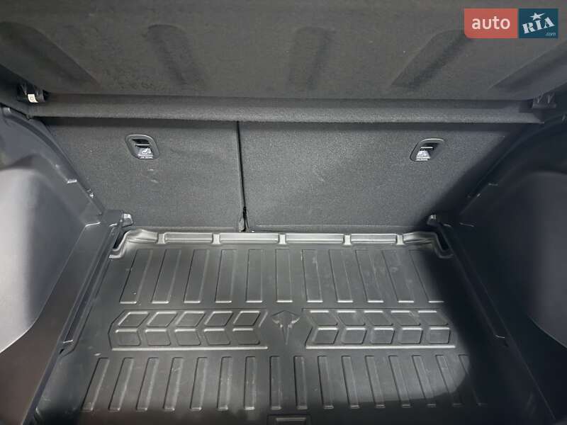 Внедорожник / Кроссовер Hyundai Venue 2022 в Ровно