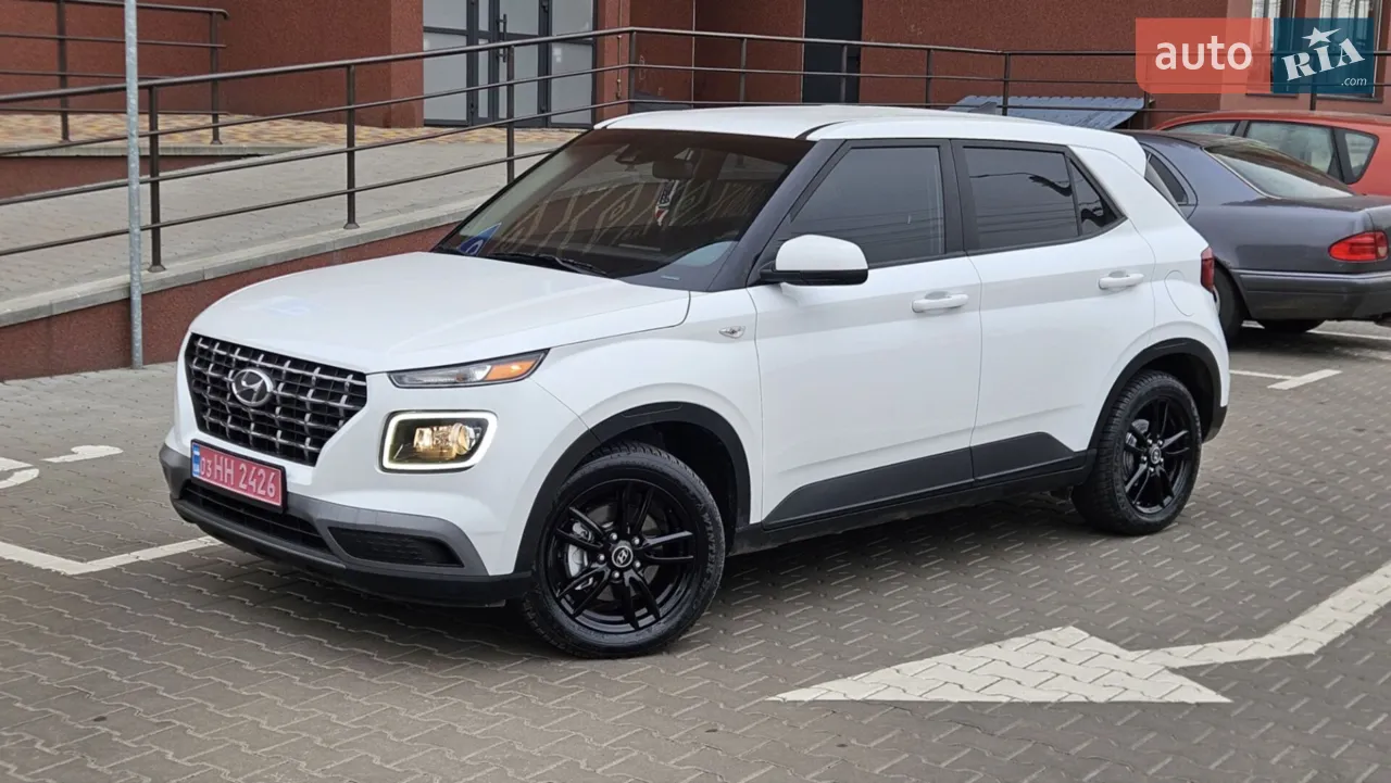 Доброго дня!
Продам Хундай венью
Автомобіль в доглянутому стані вкладень не потребує свіжо пригнаний зі штатів розмитнений  та готовий до постановки на облік на першого власника в Україні 
2 комплекти гуми на дисках