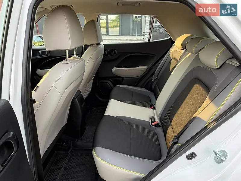 Hyundai Venue 2023 VIN KMHRC812BPU284072 фото оголошення 8 з 49