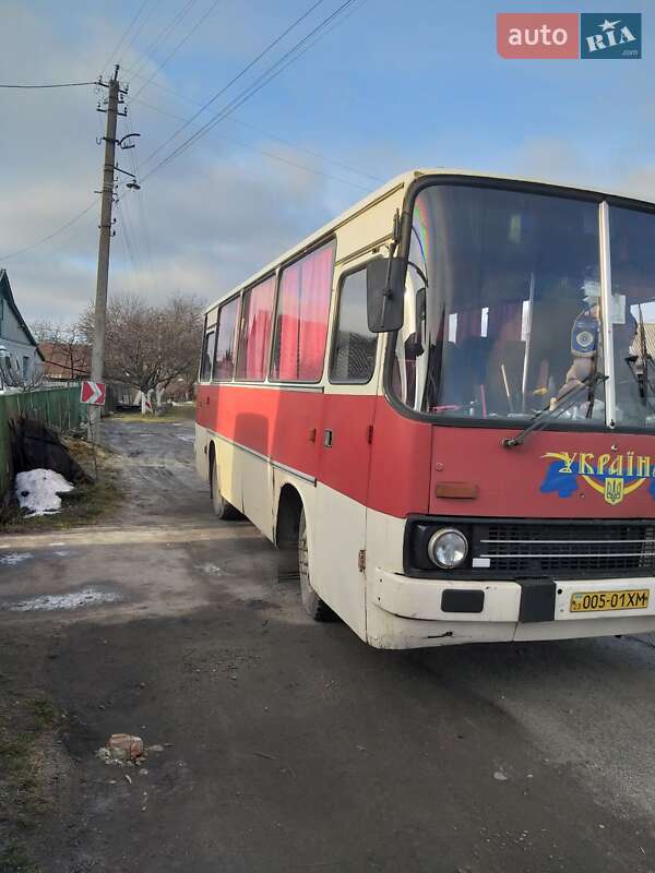 Пригородный автобус Ikarus 211 1988 в Староконстантинове