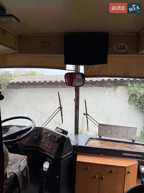 Туристический / Междугородний автобус Ikarus 250 1988 в Ромнах